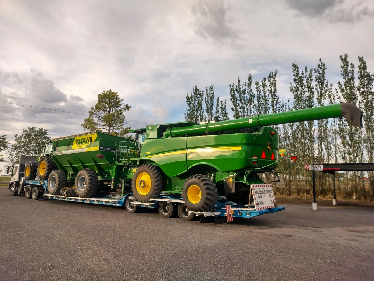 /assets/img/services/agricola/Transporte-de-maquinaria-agricola-21.webp