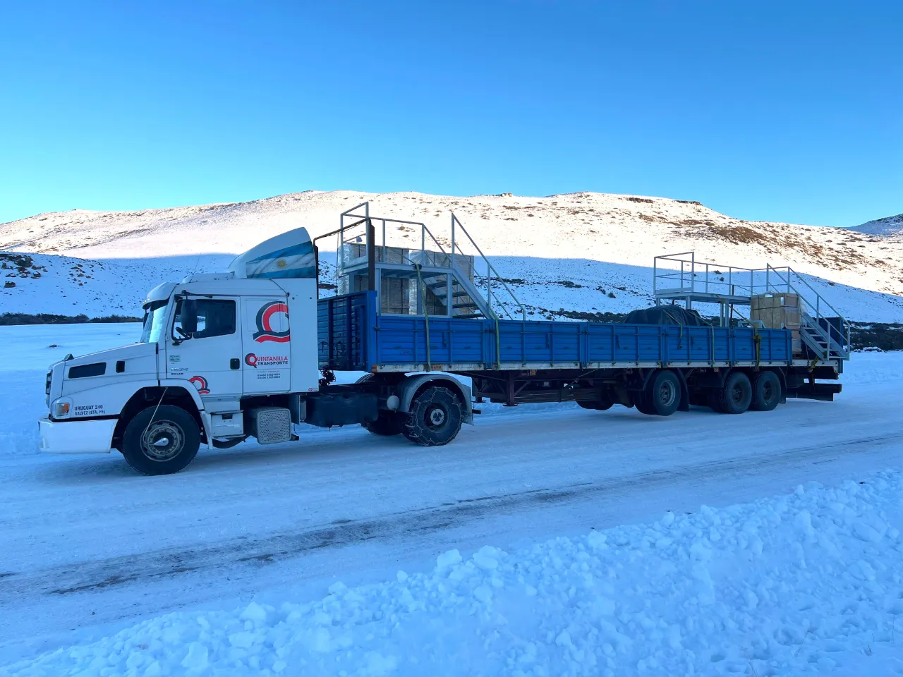 /assets/img/services/semis/Transporte-de-carga-en-semis-nieve.webp